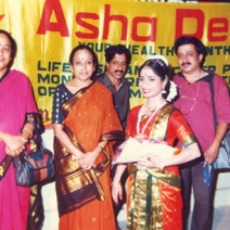 with renowned Canatic music vocalists Kalaimamani Bombay Sisters