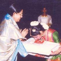 Isai Kuil Smt P Susheela bless Sarayu Sai